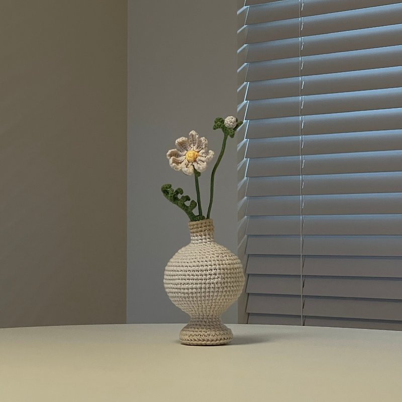 The dazzling season of flower vase (Gelsang flower) - Items for Display - Cotton & Hemp 