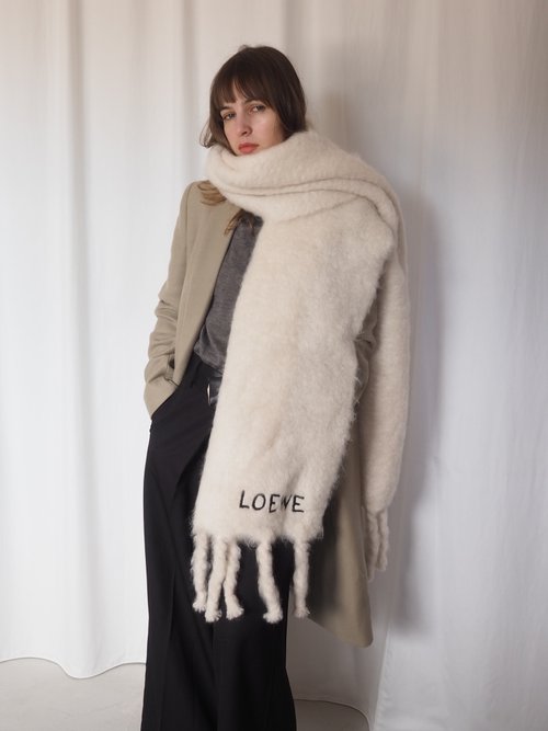 ⭐︎年末値下⭐︎紙袋リボン付！　LOEWE ロエベ　モヘアマフラー　アイボリー ⭐︎年末値下⭐︎紙袋リボン付！ LOEWE ロエベ モヘアマフラー