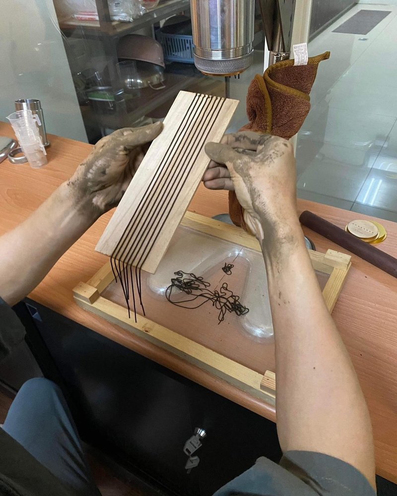 【製香工作坊】 木質調線香 調配/實作 (附贈陶臥香座製作體驗) - 蠟燭/香氛/調香 - 其他材質 