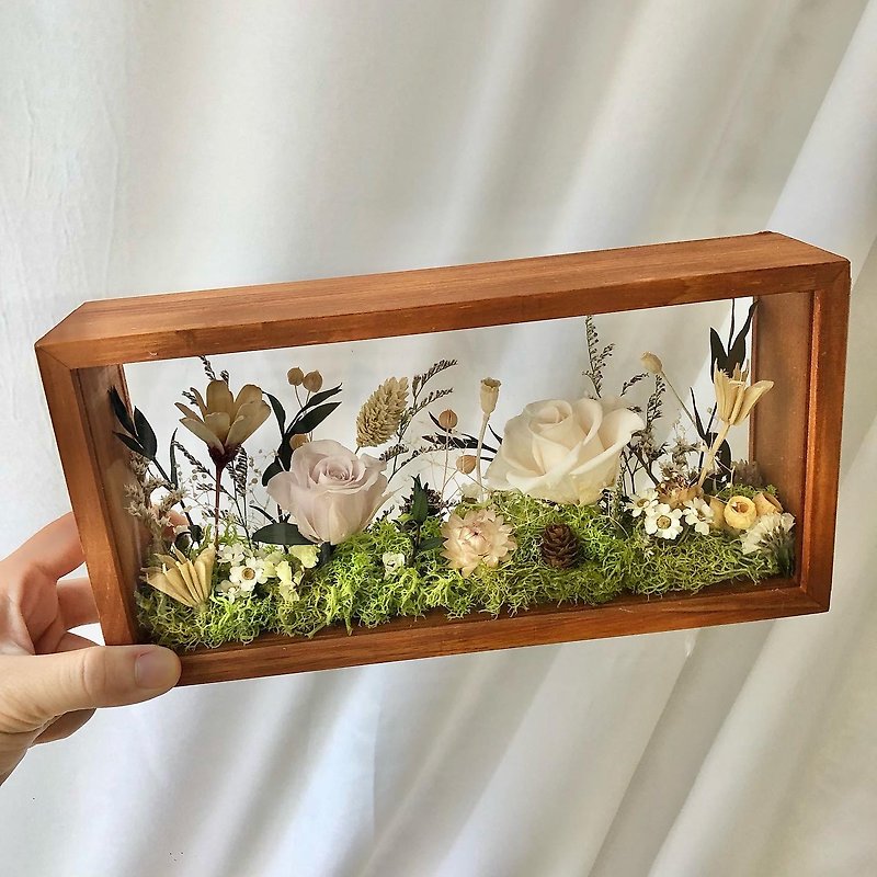 The Herb Garden Preserved Flower Photo Frame can be customized with photos & illustrations and specified colors. - ช่อดอกไม้แห้ง - พืช/ดอกไม้ สีนำ้ตาล