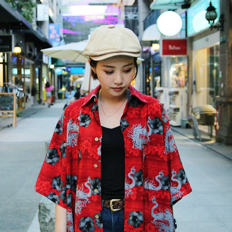 Tsubasa.Y ancient house red dragon dish hibiscus and handle flower shirt, Japan Print Shirt - เสื้อผู้หญิง - ผ้าฝ้าย/ผ้าลินิน 