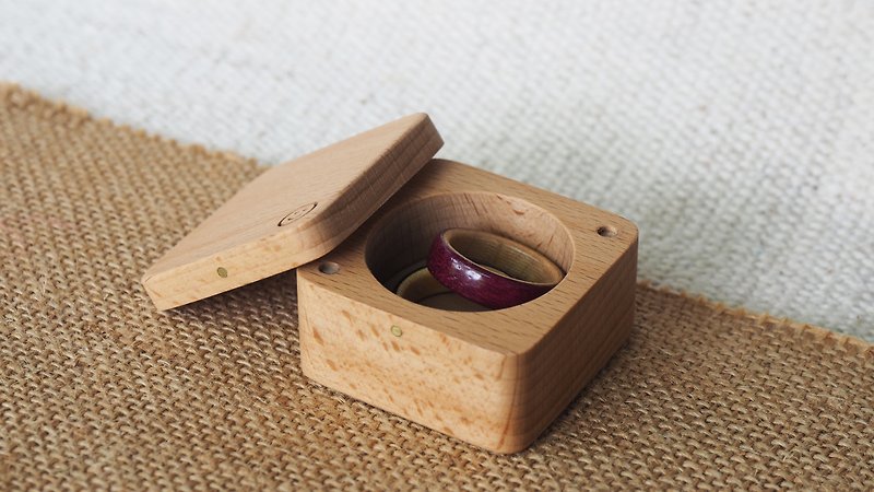 Beech wooden ring box - อื่นๆ - ไม้ สีส้ม