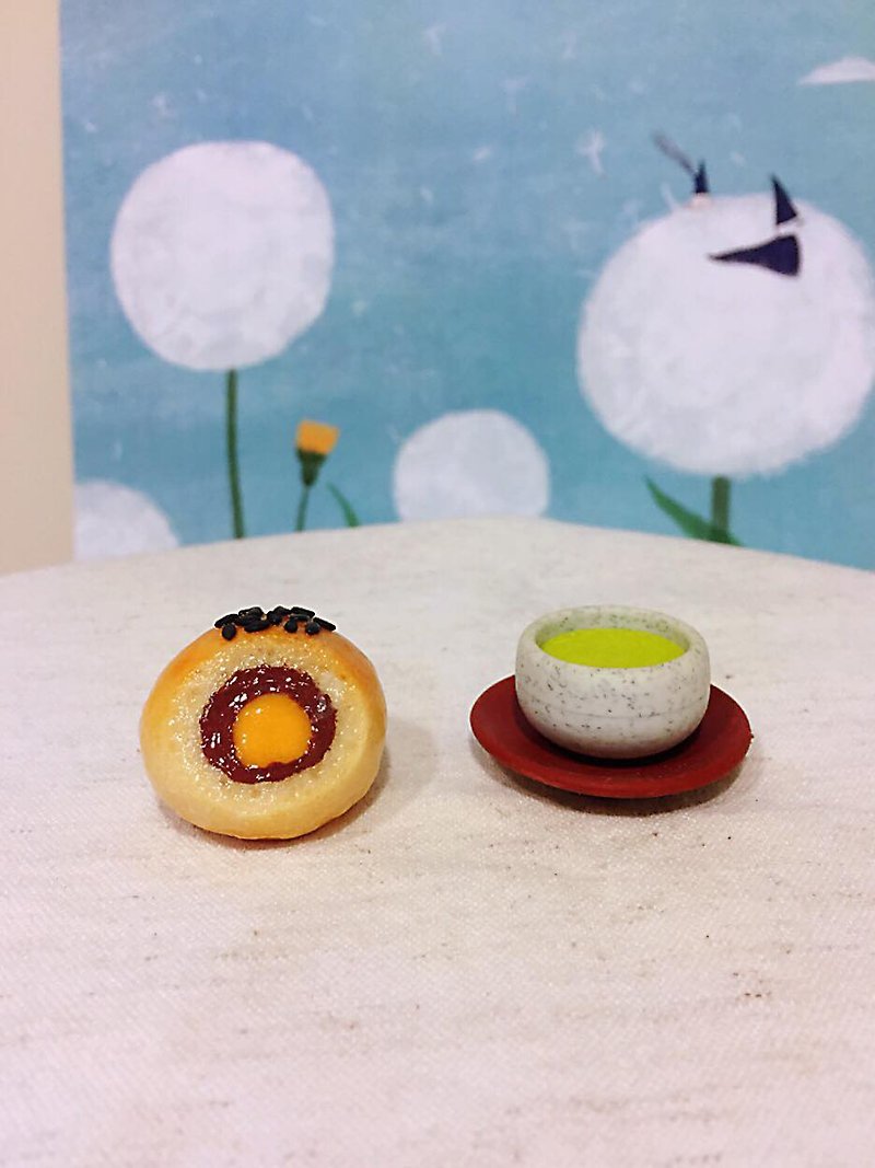 Pocket Bread Magnet – Take a bite of Mini Egg Yolk Cake – Only for Mid-Autumn Festival - Magnets - Fresh Ingredients Yellow