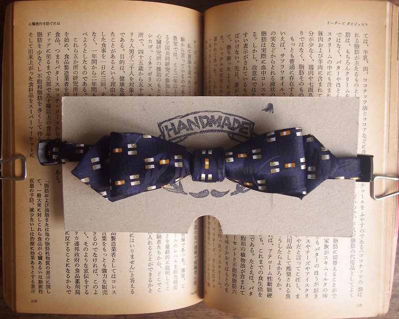 Papa's Bow Tie- 古董布花領帶改製手工領結-暗夜藍星宸-窄版 - 領呔/呔夾 - 其他材質 藍色