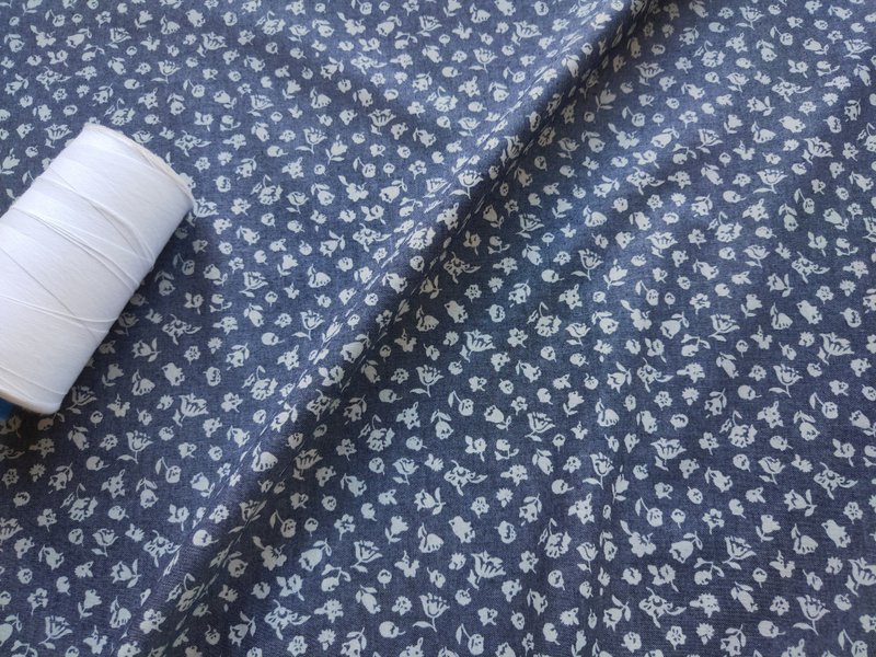 法式優雅 丹寧花朵  純棉印花布 - 編織/刺繡/羊毛氈/縫紉 - 棉．麻 藍色