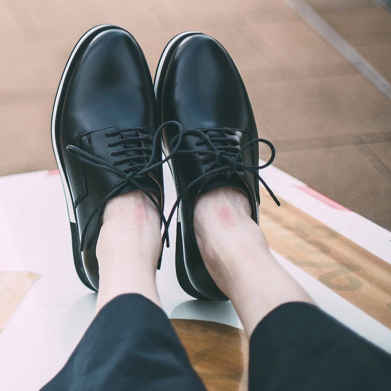 Placebo color matching platform shoes - รองเท้าลำลองผู้หญิง - หนังแท้ สีดำ