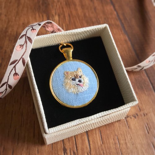 特別オーダーギフト】可愛らしいスタイル・ペット刺繍キーホルダー