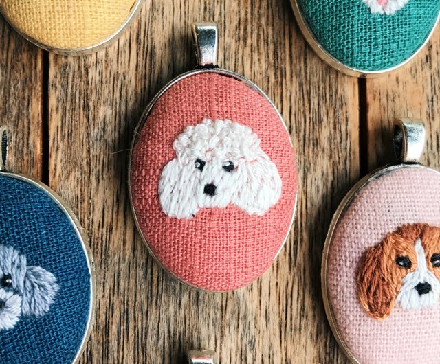 特別オーダーギフト】可愛らしいスタイル・ペット刺繍キーホルダー