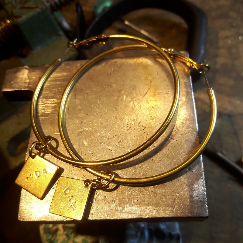 E1款-可敲字黃銅耳環(1對)-御匠專屬敲飾-客製敲字-手工DIY - 耳環/耳夾 - 銅/黃銅 