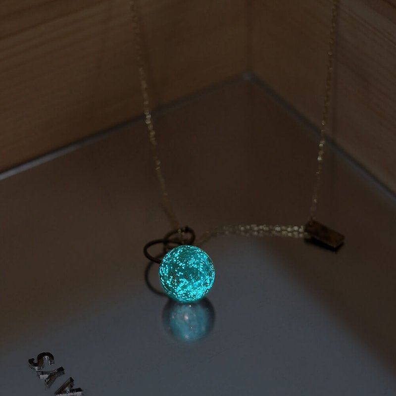 Handmade Fluorescent Planet Series Necklace Pendant Neptune Luminous Milky Way Moon Pure Copper Glass - Necklaces - Glass Blue