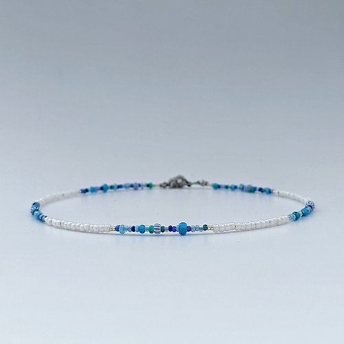 Simple flower Beaded choker necklace, blue white boho jewelry for women
