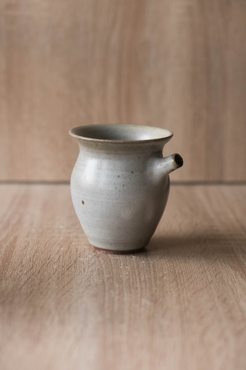 Wood fired white tea jug - Teapots & Teacups - Pottery White