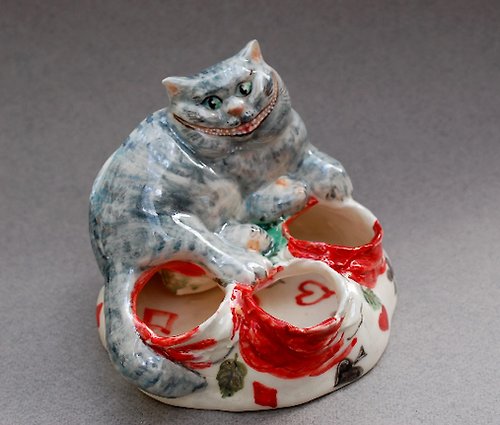 PorcelainShoppe Lipstick holder Cheshire Cat Figurine Makeup Organizer Alice in Wonderland