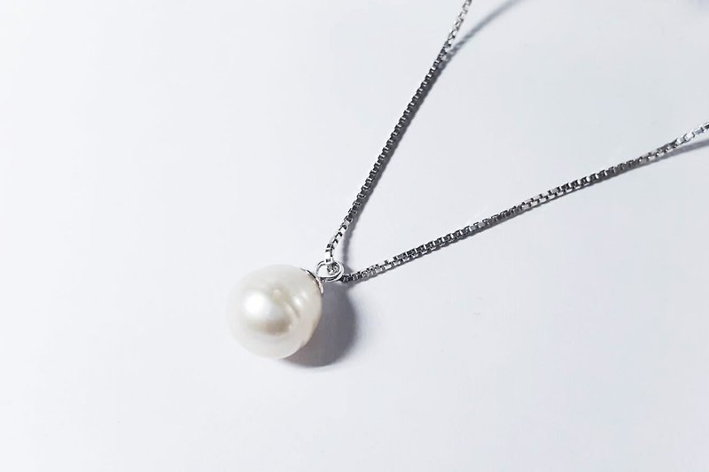 //White Dew // Sterling Silver Freshwater Pearl Natural Pearl Necklace Valentine's Day Gift - สร้อยคอ - เครื่องเพชรพลอย ขาว