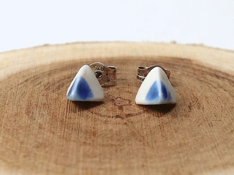 [co. Yamagata] blue white porcelain earrings 925 silver needle - ต่างหู - เครื่องลายคราม สีน้ำเงิน