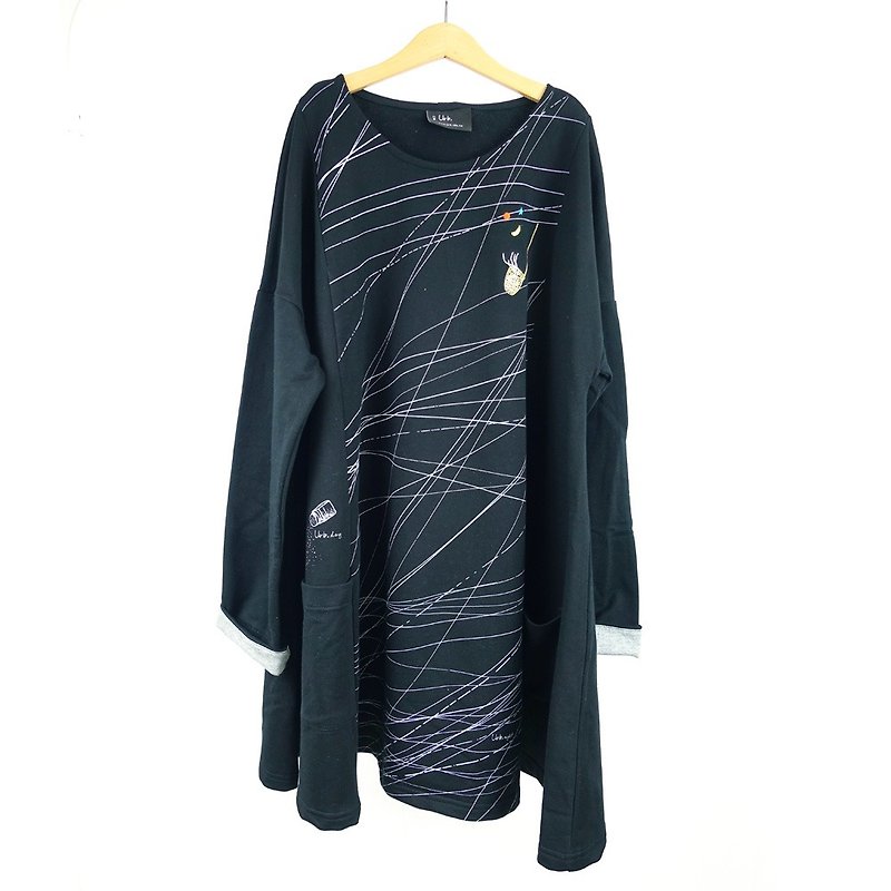 Urb. Starry Sky Noodle Thread / Long Sleeve Umbrella Pocket Dress - ชุดเดรส - ผ้าฝ้าย/ผ้าลินิน สีดำ