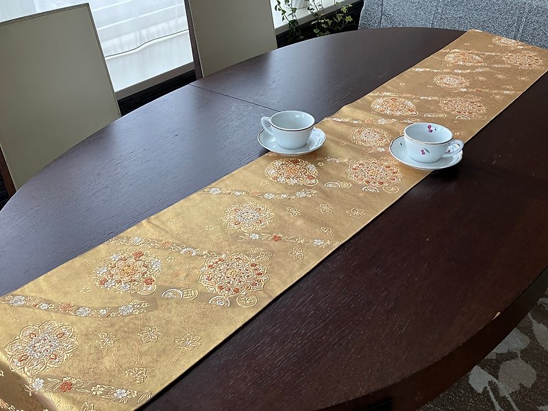 Japanese style table runner silk - ผ้ารองโต๊ะ/ของตกแต่ง - ผ้าไหม สีทอง