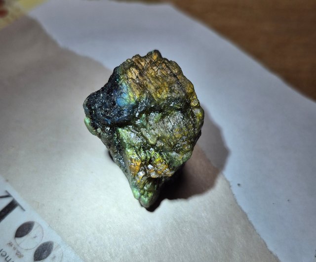 幻想的なパープルラブラドライト• ラブラドライト原石 原鉱石標本