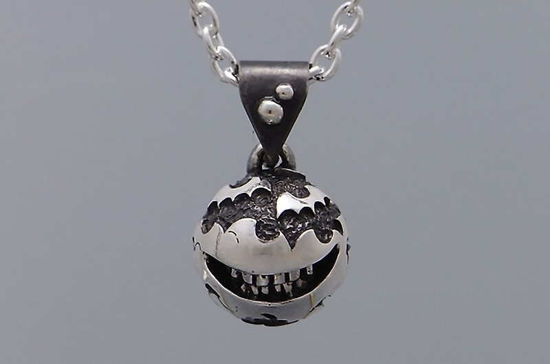 vampire smile pendant (s_m-P.41) 吸血鬼 蝙蝠 万圣节前 銀 項鍊 垂飾 笑 月亮 bats moon halloween - Necklaces - Sterling Silver Silver