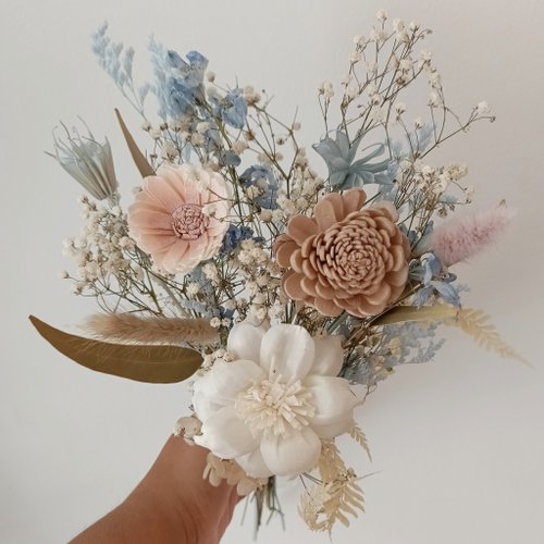 Kinki 手作Studio 奶茶粉玫瑰永生乾燥花束 求婚告白捧花外拍週年教師節生日交換禮