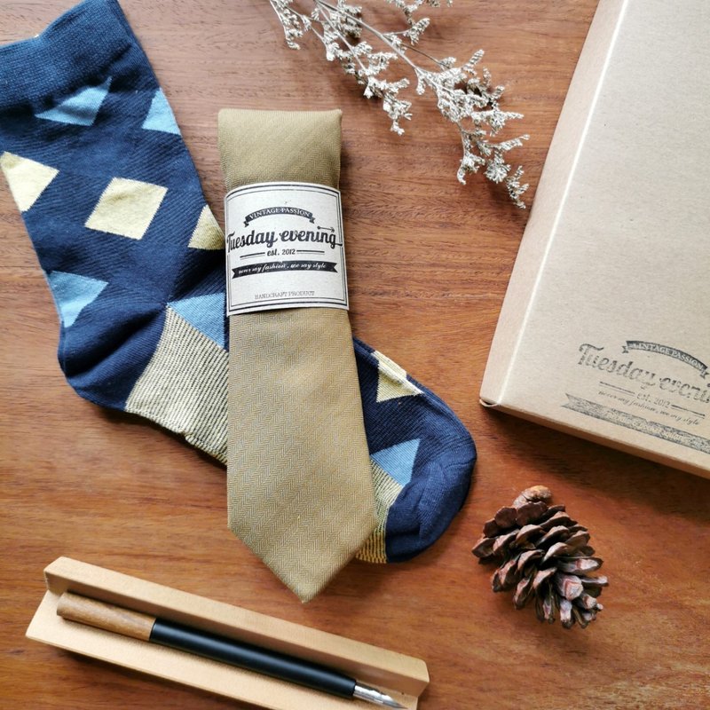 TIE TO TOE Box Set - Brown Cotton, blue plaid puzzle sock (Box) - 領帶/領帶夾 - 其他材質 咖啡色