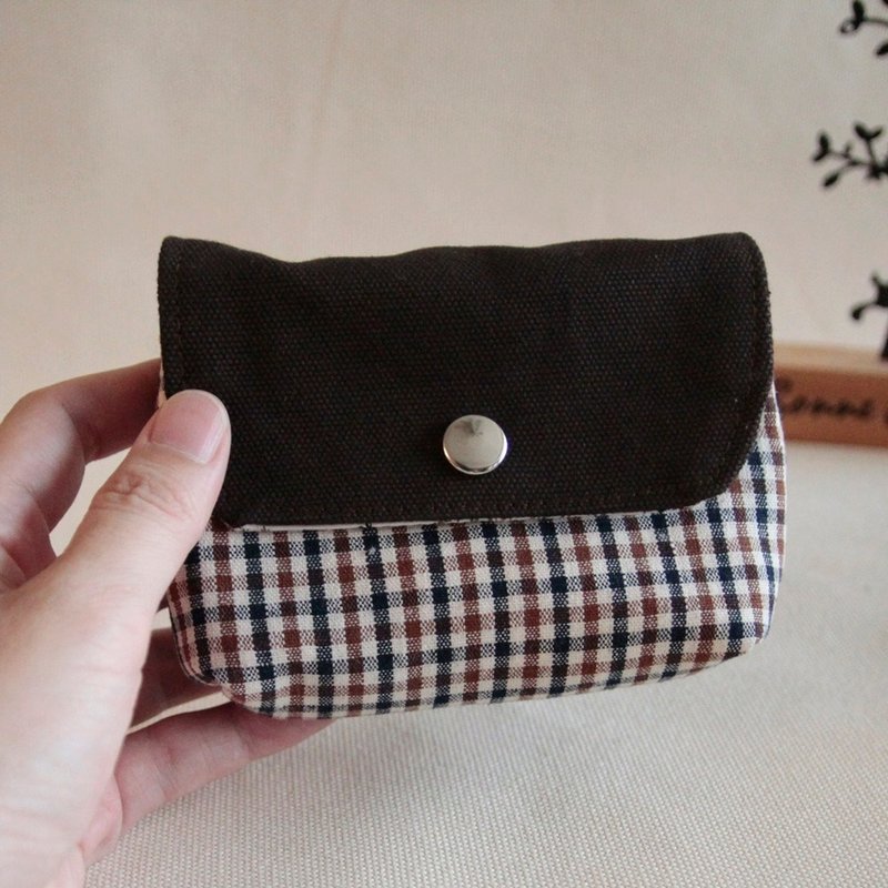 Handmade double-layer coin purse with bottom, dark brown canvas plaid cotton and linen fabric - กระเป๋าใส่เหรียญ - ผ้าฝ้าย/ผ้าลินิน สีนำ้ตาล