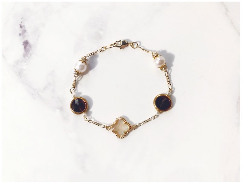 +Mother-of-pearl Clover‧Citrine‧Pearl‧Gold-plated bracelet+ - สร้อยข้อมือ - เครื่องเพชรพลอย สีดำ
