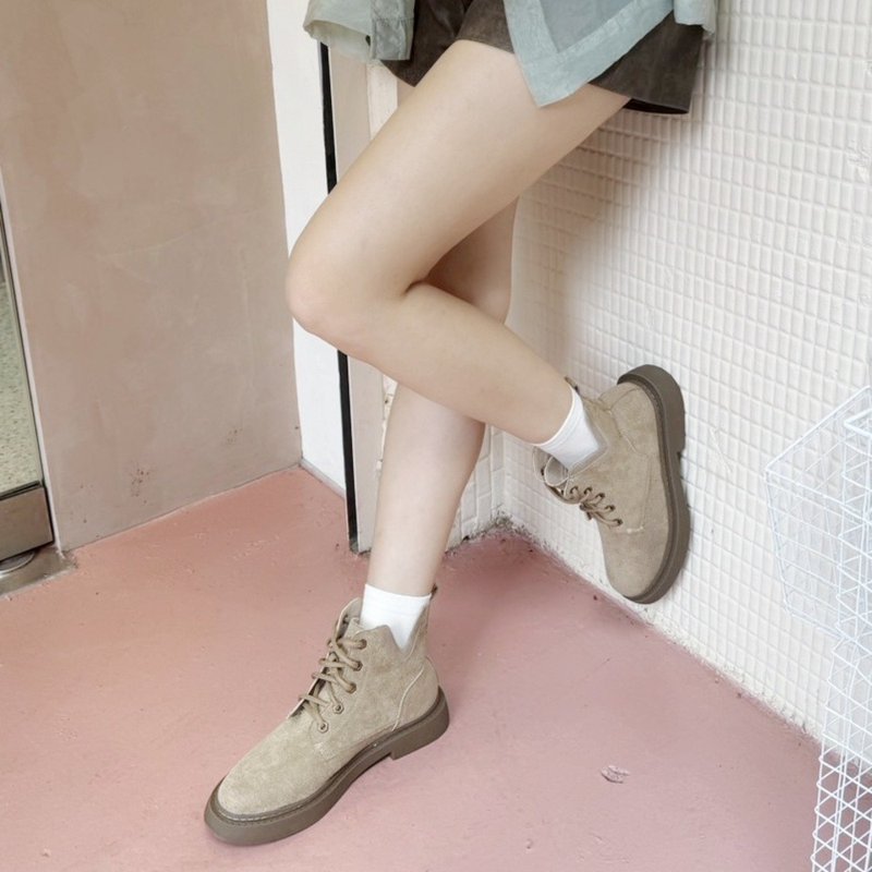 【I called Love】British style small V design deerskin short boots - รองเท้าบูทสั้นผู้หญิง - หนังเทียม สีกากี