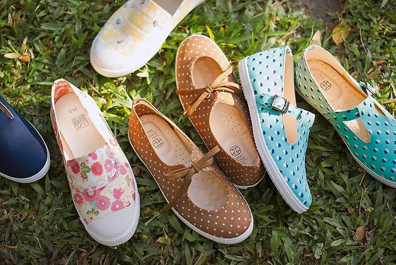 【1180 outsole shoes last release】 Japanese flower cloth shoes / canvas shoes / doll shoes - Mary Jane Shoes & Ballet Shoes - Paper Black