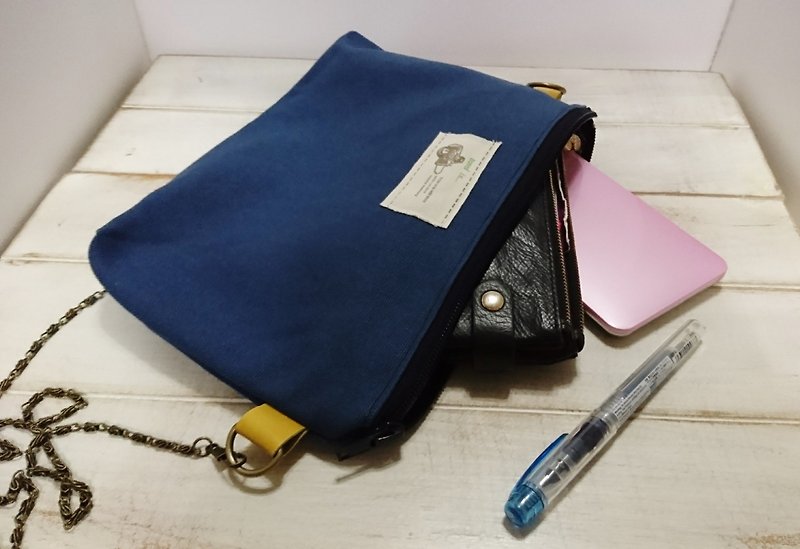 Dark blue canvas backpack portable ramp - กระเป๋าแมสเซนเจอร์ - ผ้าฝ้าย/ผ้าลินิน สีน้ำเงิน