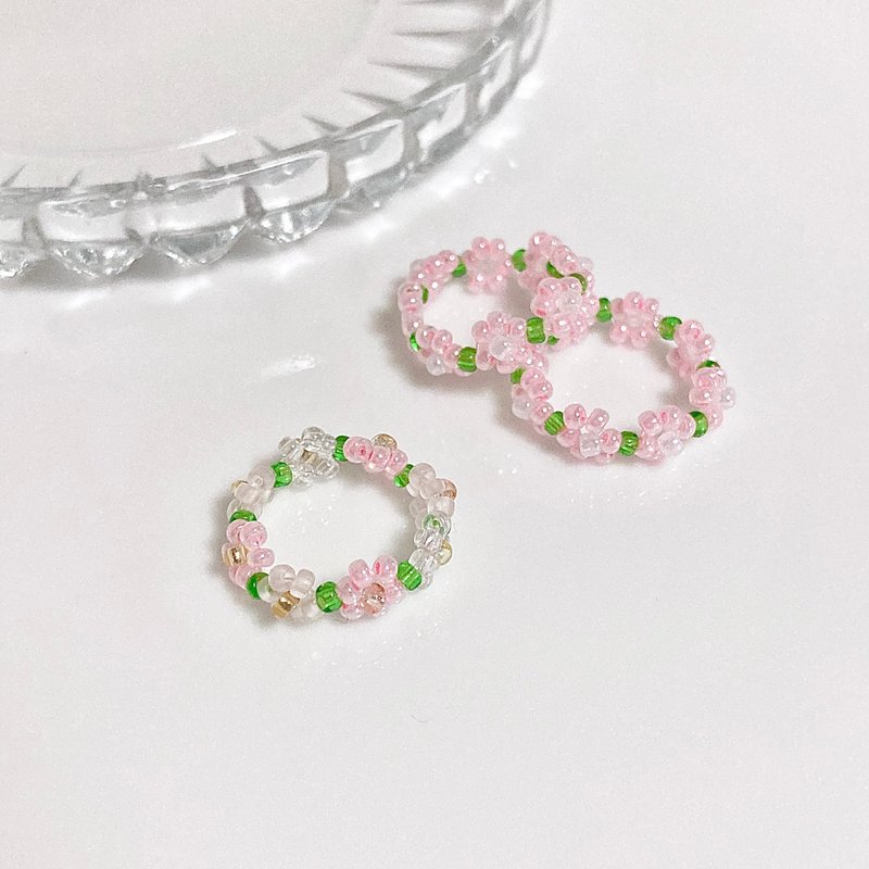 Beaded Flower Ring Garden Collection (4.3-6.3cm) - 戒指 - 其他材質 多色
