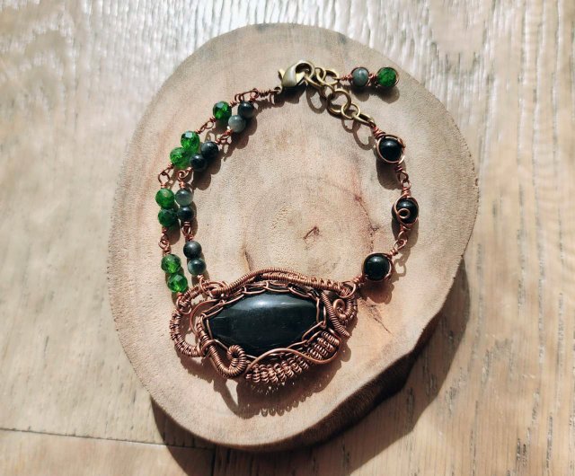 Bracelet in real outlet jade and Obsidian gemstones - Unique handmade piece