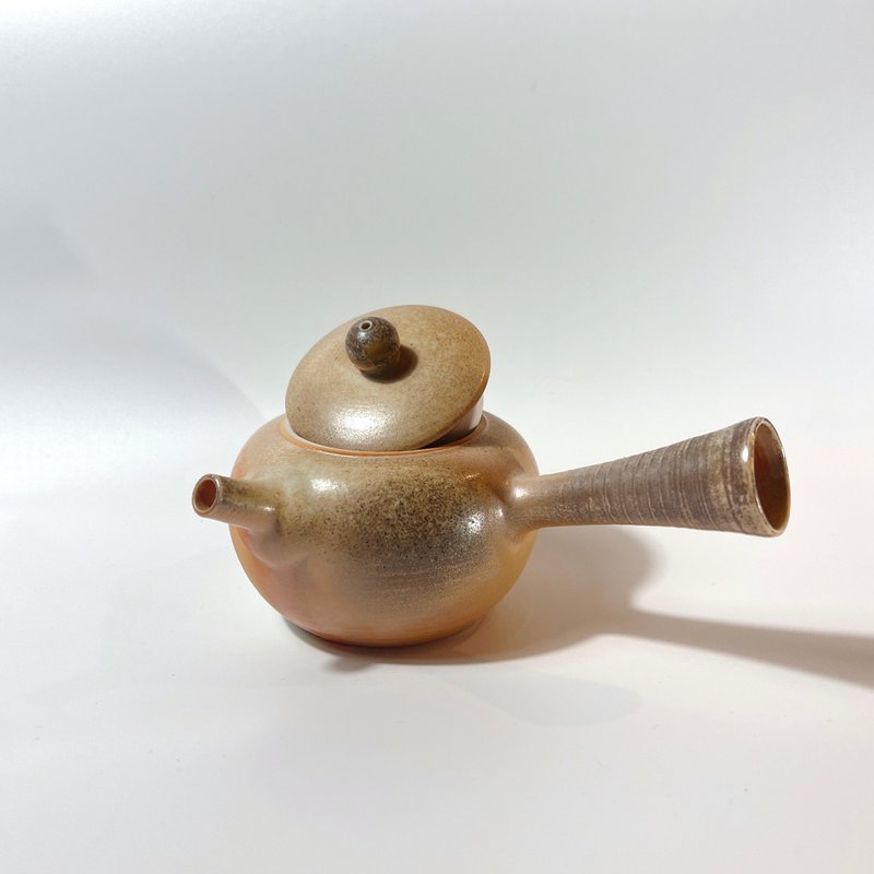 柴燒瓷土奶油系側把茶壺 / 古樸落灰  / 小平凡手作 - 茶壺/茶杯/茶具 - 陶 