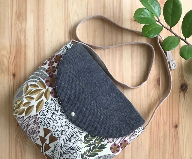 ミナペルホネン  フォレストタイルgray ハンドメイドボディバッグ ミナペルホネン forest tile gray ハンドメイドボディバッグ