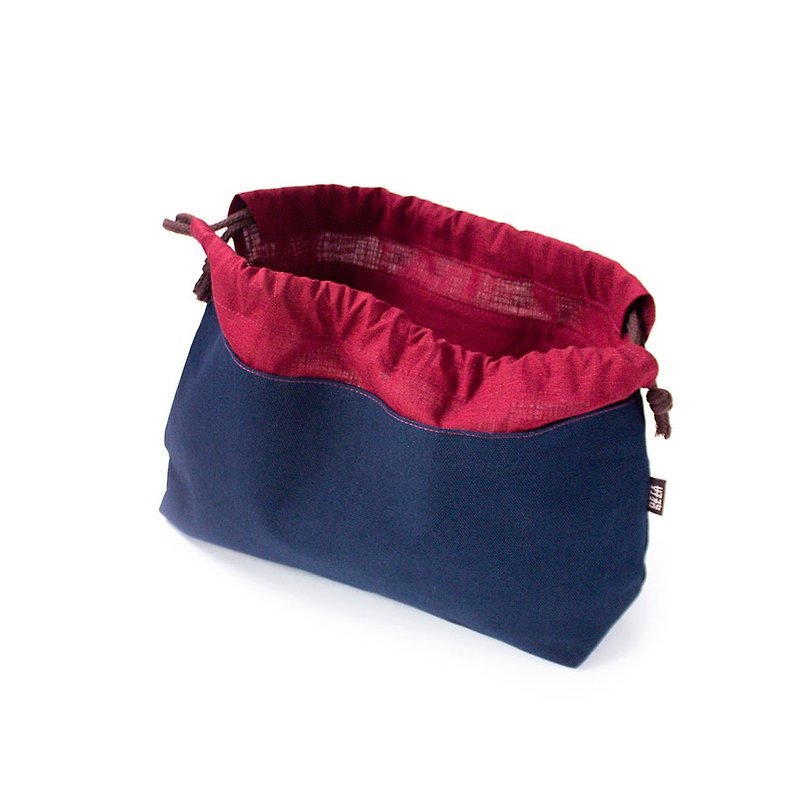 Two-tone canvas. Japanese beam lunch bag - กระเป๋าเครื่องสำอาง - ผ้าฝ้าย/ผ้าลินิน สีน้ำเงิน
