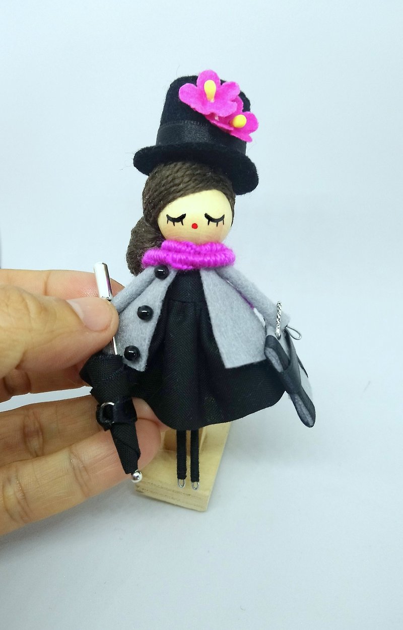 Mary Poppins brooch doll - 胸針/心口針 - 木頭 黑色