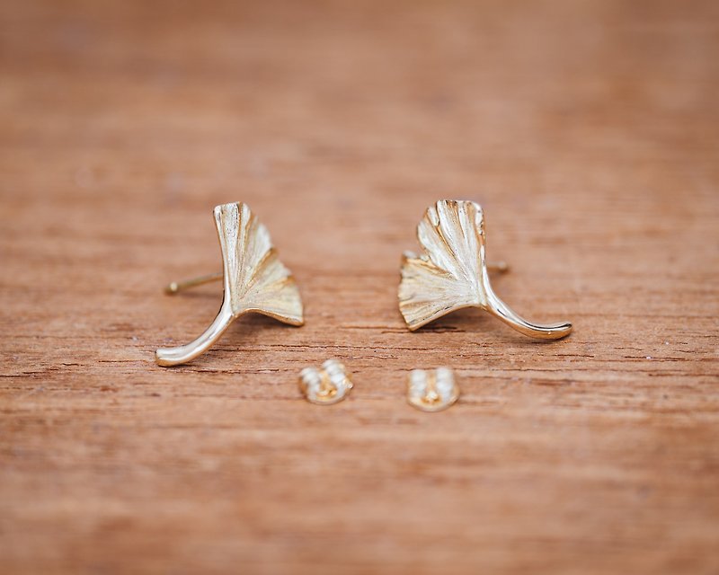 Classic Gingko Leaf 18k earrings - ต่างหู - โลหะ สีทอง