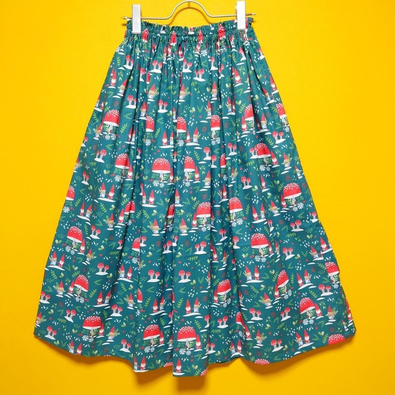 【受注制作】Mushroom house and dwarf skirt green / Free size / USA fabric / 日本製 - 裙子/長裙 - 棉．麻 綠色