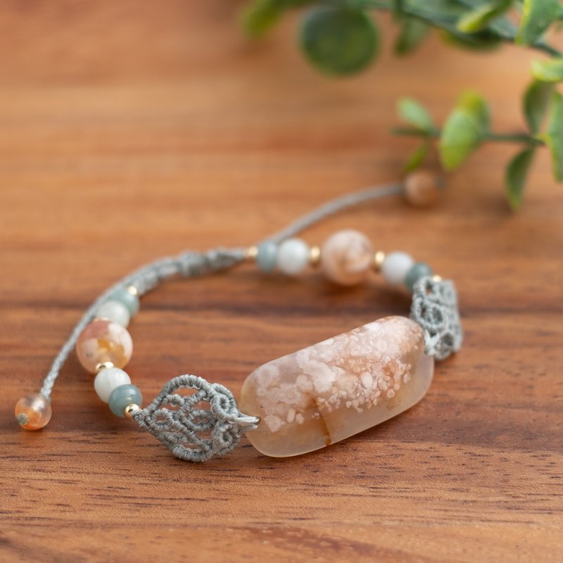 Flower Agate Macrame Bracelet - สร้อยข้อมือ - คริสตัล 