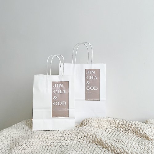 JIN CHA GOD JIN CHA GOD-品牌紙袋 奶茶色搭配純白底 質感禮物紙袋/基督/文創