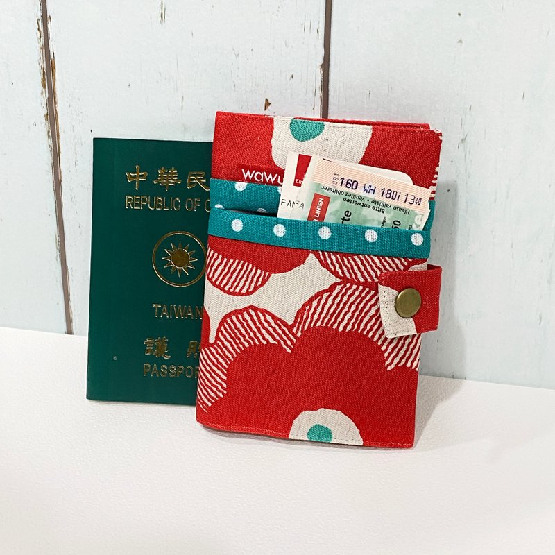 護照套+扣帶 (北歐紅花)  日本布 接單生產* - 護照夾/護照套 - 棉．麻 紅色