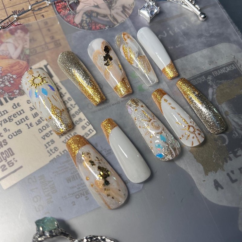 Sun Gold Gilt White Gel Nail Patch. Wear Nails - Nail Polish & Acrylic Nails - Plastic White