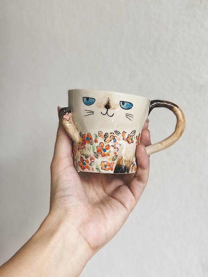 Miss cat Songkran mug in flower dress - Cups - Pottery Multicolor