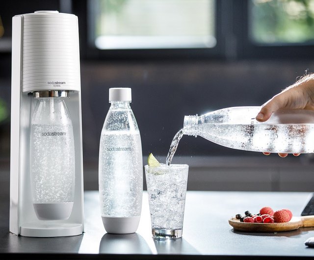 sodastream TERRA ホワイト 炭酸水メーカー 本体＋ボトル2本付き Amazon | [公式] ソーダストリーム E-TERRA（E-テラ）スターター