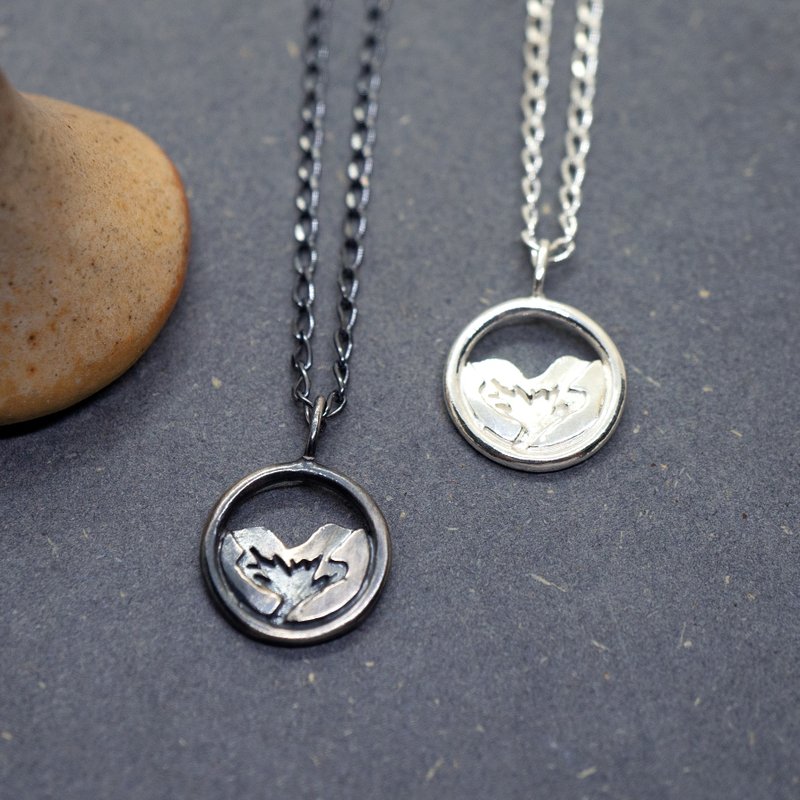 Sterling Silver Necklace Mt.Sylvia, the cirque. - สร้อยคอ - เงินแท้ สีเงิน