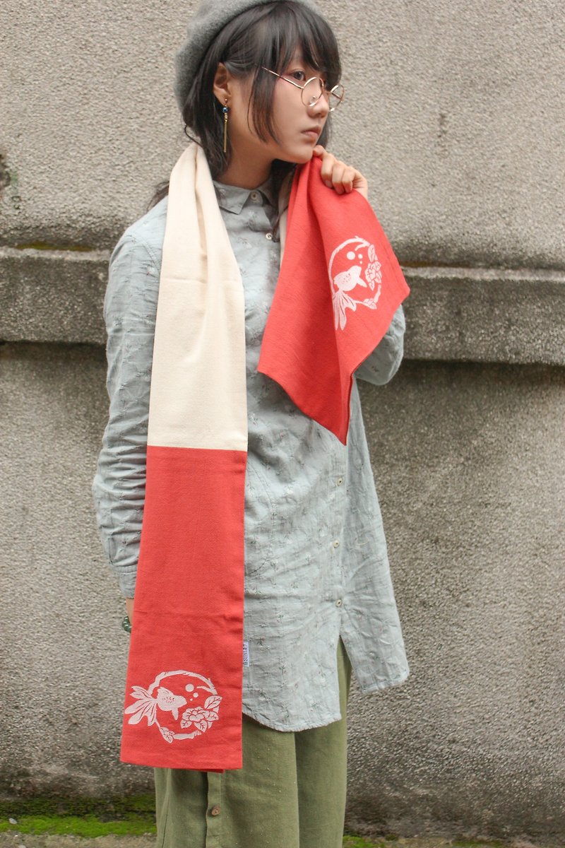 【赤八重金魚椿】手感棉麻圍巾系列 - 圍巾/披肩 - 棉．麻 紅色