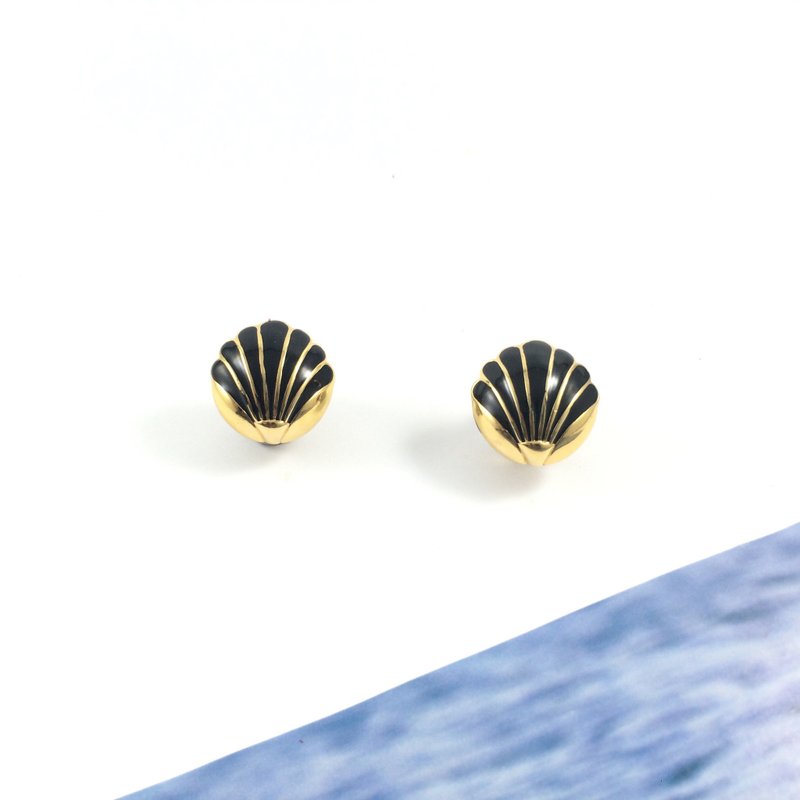 Vintage Black Shell Gold Plated Clip On Earrings - 耳環/耳夾/耳骨夾 - 貴金屬 黑色