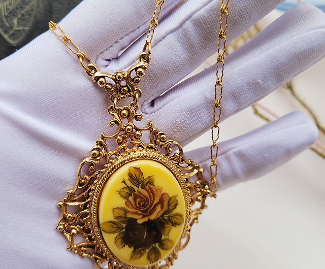 Gold Plated Flower Locket Pendant Necklace Antique Victorian