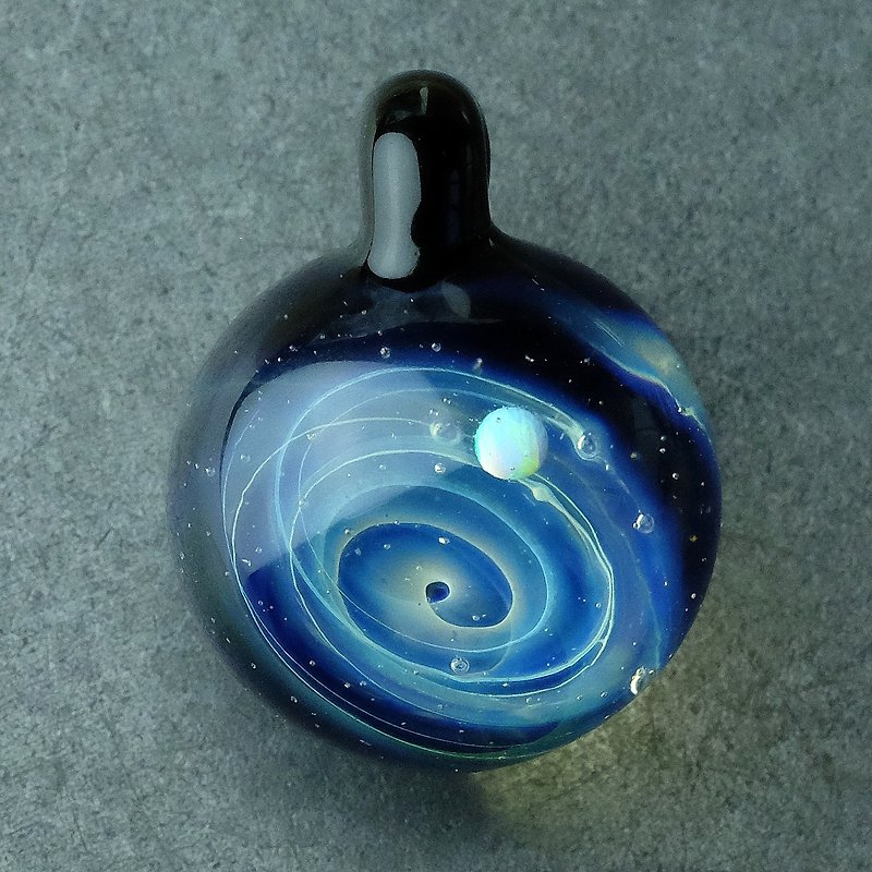 Universe Planets Space Handmade Lampwork Glass Pendant - สร้อยคอ - แก้ว สีน้ำเงิน