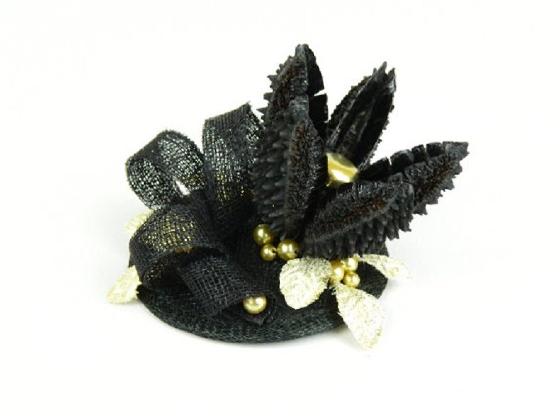 SALE! Fascinator Headpiece with Star Shaped Flower, Feathery Gold Foliage and Beads, Statement Cocktail Party Hat, Occasion Fashion Headwear - 髮飾 - 其他材質 黑色